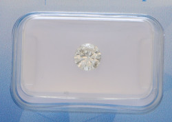 1 pcs Diamante - 0.67 ct - Brillante - J - P1